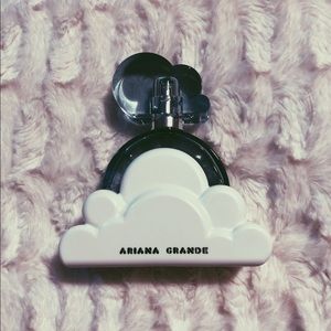 🌹USED Ariana Grande Cloud🌹